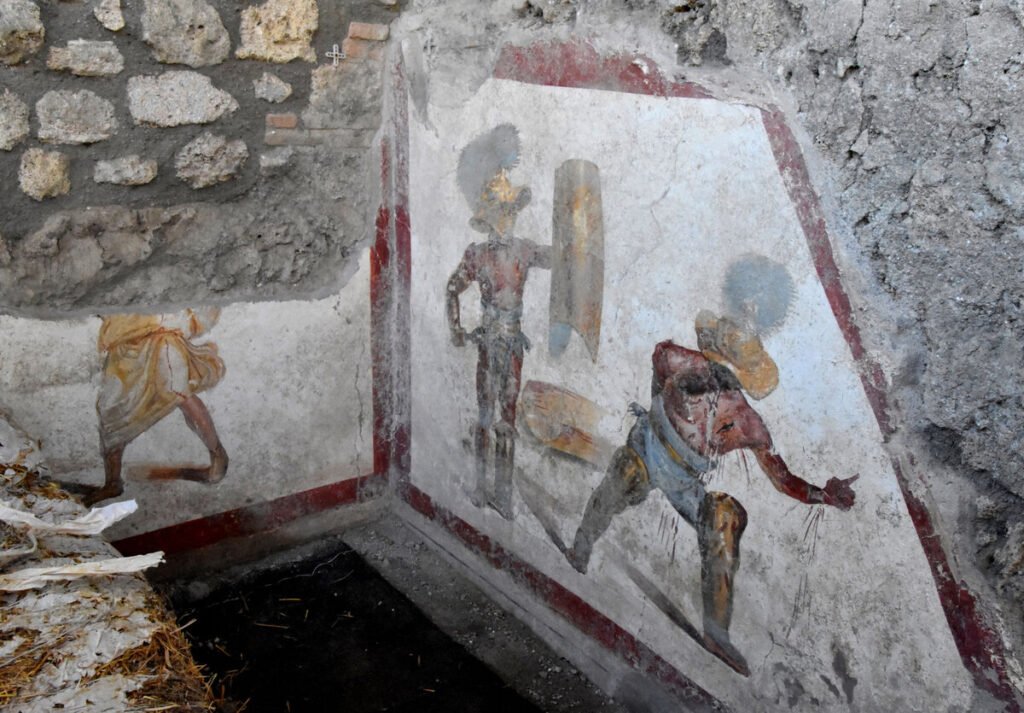 Удивительная фреска, найденная в Помпеях, показывает финал гладиаторского поединка