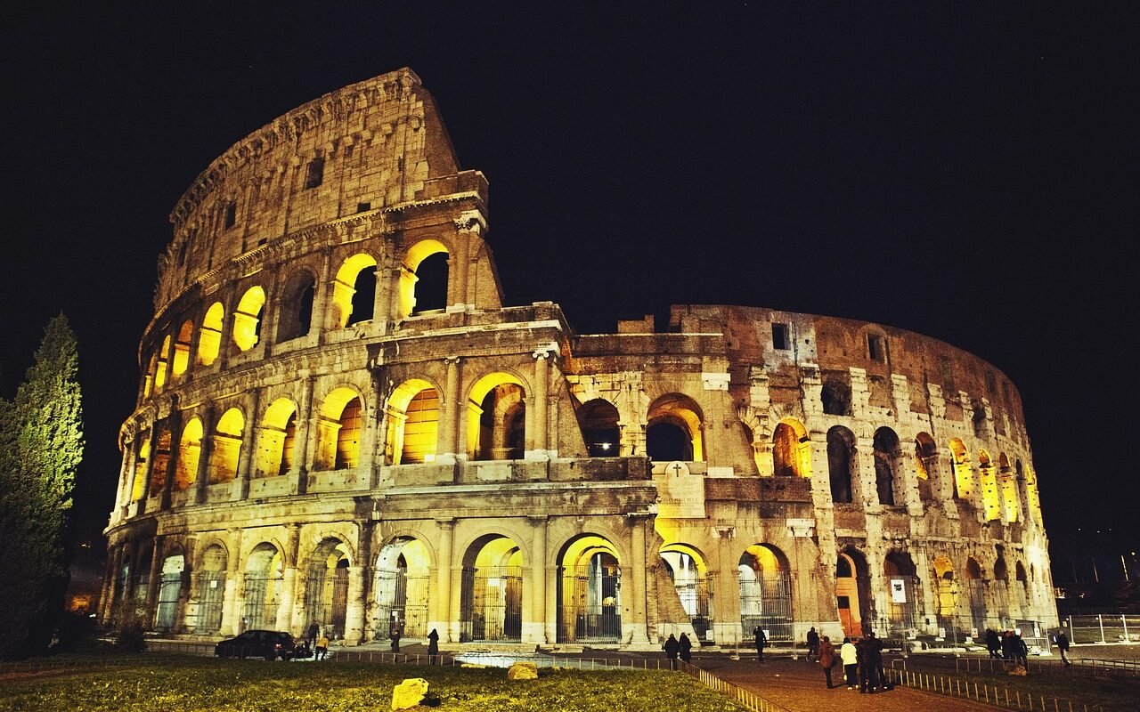 Колизей — главная арена сражений гладиаторов эпохи Древнего Рима