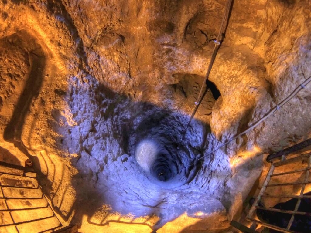 Древний подземный город Деринкую