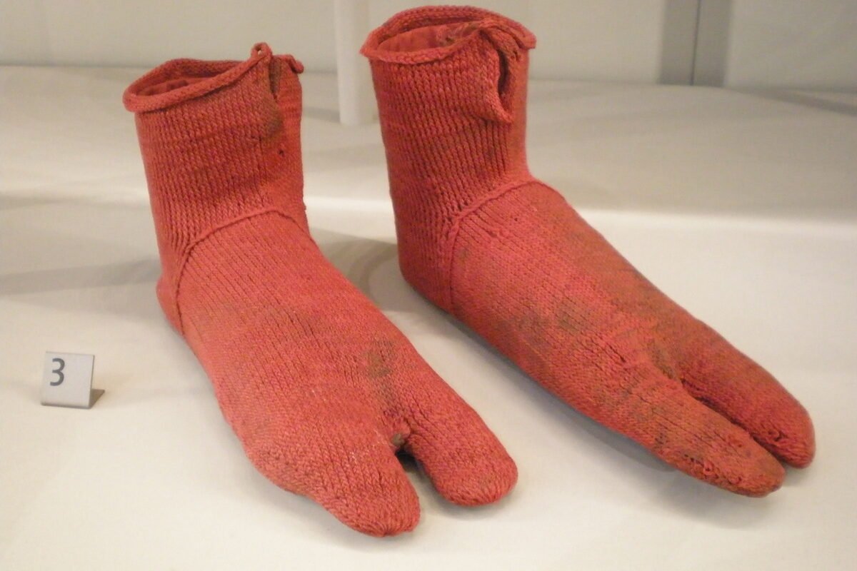 Коптские носки возрастом 1600 лет
