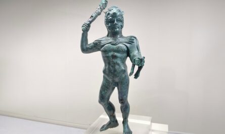 Этрусская статуэтка Геракла