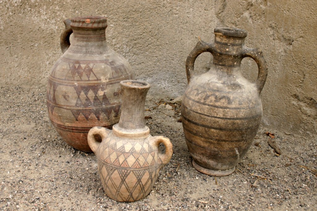 От глины до фарфора: история изобретения керамики