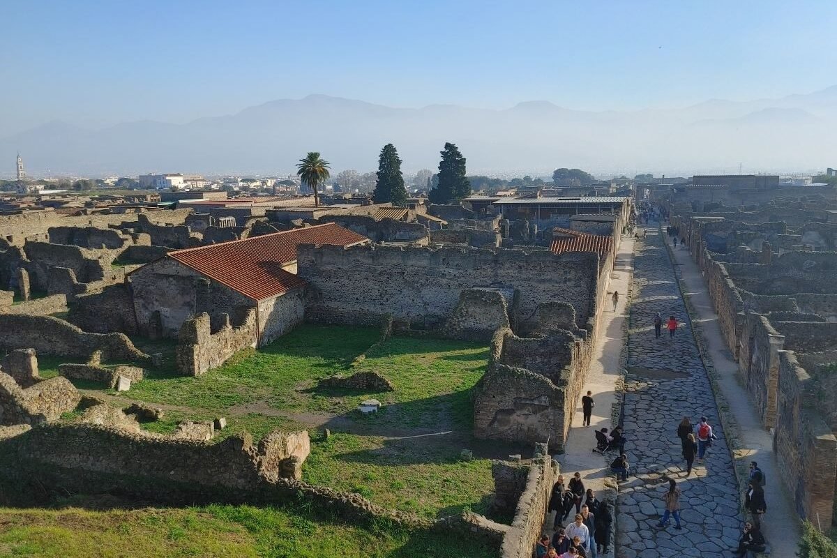 Помпеи: застывший во времени древнеримский город