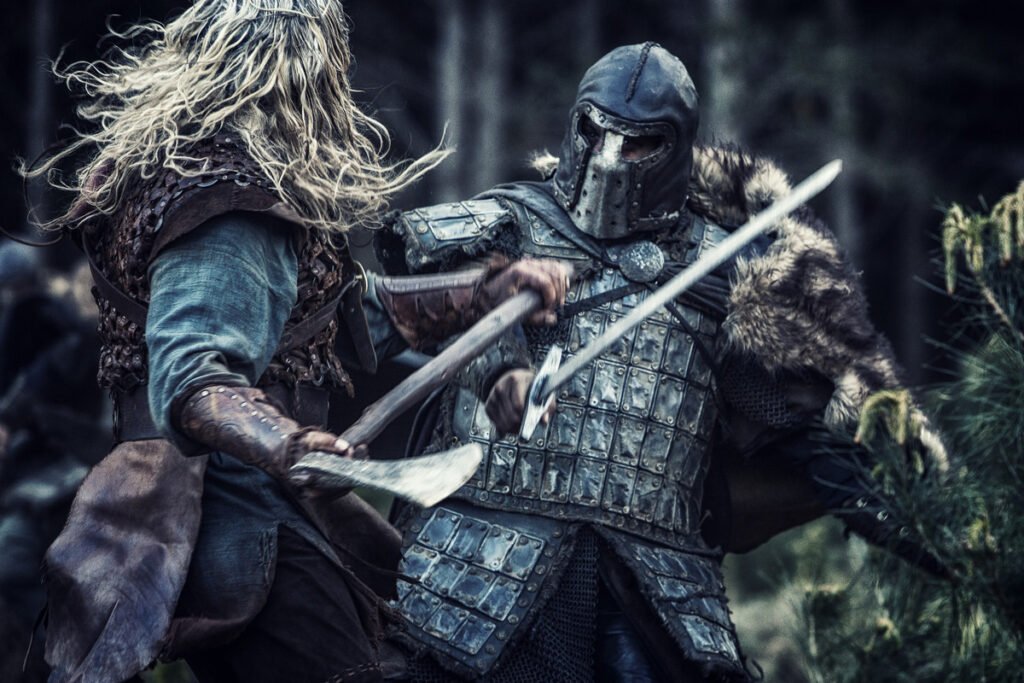 Почему викингов назвали "викингами"?
