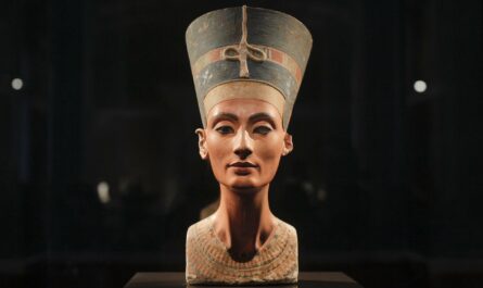 Нефертити: история жены фараона Эхнатона