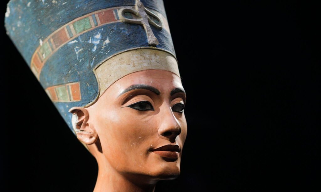 Нефертити: история жены фараона Эхнатона