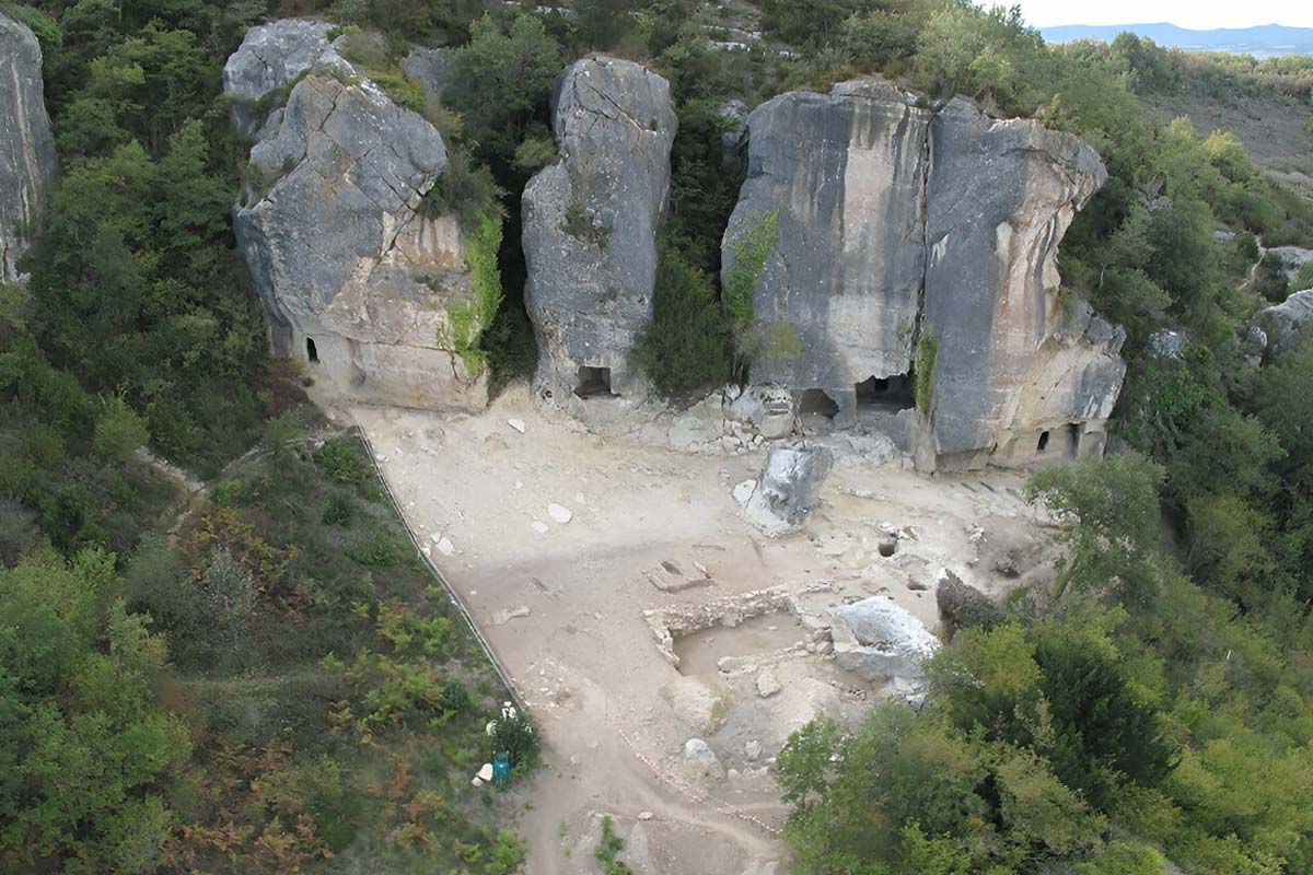 Община в пещерах Лас-Гобас