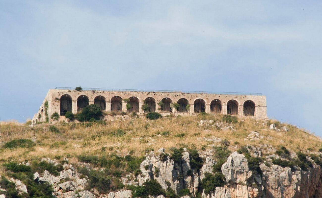 Террачина — древнее святилище римлян Святилище Юпитера Анксура