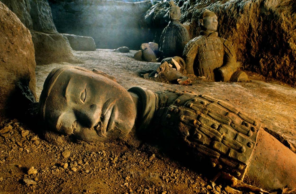 Правда ли, что в гробнице первого императора Китая текут реки ртути