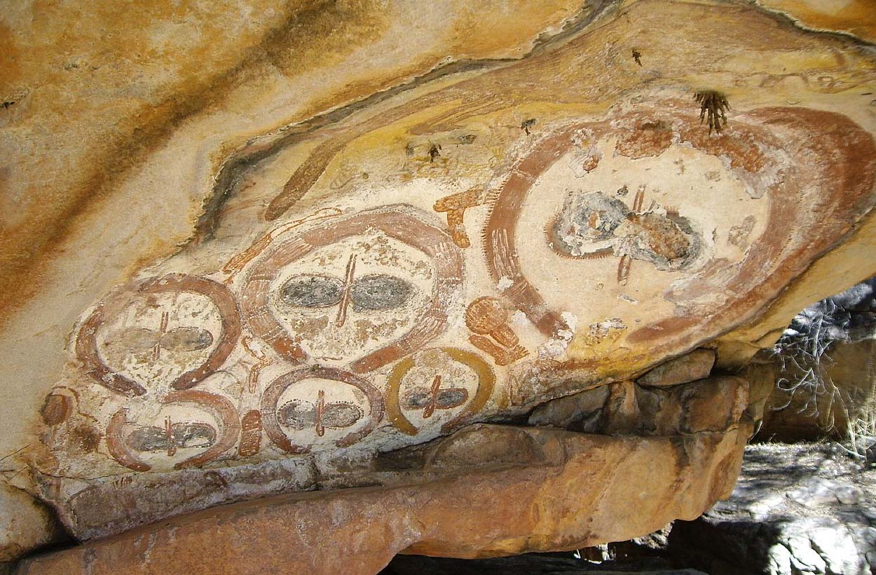 Ванджина: древние духи Австралии, у которых нет рта